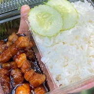 ผัดกะเพรา เฟรนช์ฟราย ไก่ทอด (aim aroi khum🍴)