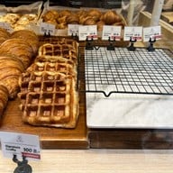 Eric Kayser เซ็นทรัลอีสต์วิลล์