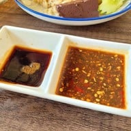 ต้มเลือดหมูบ้านร่อม