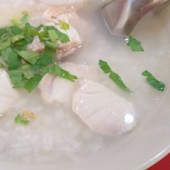 ข้าวต้มปลาลุงหนวด ศรีราชา