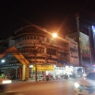 หน้าร้าน เจ๊หงส์