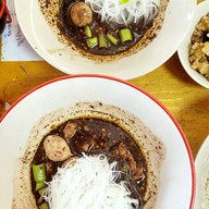 เมนูของร้าน ก๋วยเตี๋ยวเรือ ป.ประทีป  สาขาแม่อุ่นเรียน สันโค้งน้อย