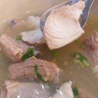 ข้าวต้มปลาลุงหนวด ศรีราชา