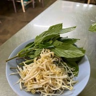 ก๋วยเตี๋ยวเรือเฉินหลง ถนนแสงจันทร์