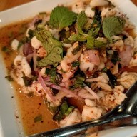 ส้มตำ ยำ เผา กะหลิม (ป่าตอง)