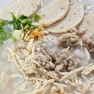 แม่อำไพโจ๊กก๋วยจั้บต้มเส้น