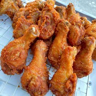 ดาราวรรณไก่ย่างส้มตำ