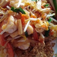 บ้านหนมเส้น-ผัดไทกุ้งสด สูตรคุณทวด ศรีราชา