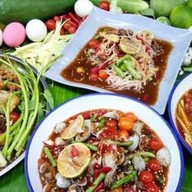 คนละยำ ตำแซ่บ ณ บ้านติดต่อ ต้นตำหรับ