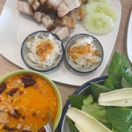 ซาวมาย แหนมเนือง