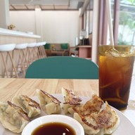 LS' Kitchen  李氏茶餐廳