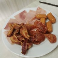 On Lok Yun (ออน ล๊อก หยุ่น)