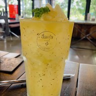 สวนองุ่นอิ่มสุข