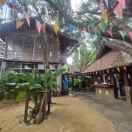 บรรยากาศ บ้านสวนริมคลอง เชียงราก