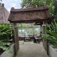 บรรยากาศ บ้านสวนริมคลอง เชียงราก