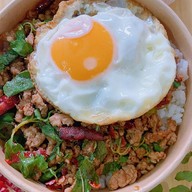 ครัวในบ้านเเม่เฮงเฮง กะเพราพริกแห้ง 1