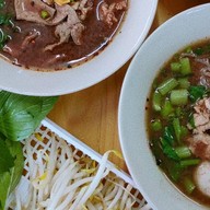 ก๋วยเตี๋ยวเรือAB 🥢 ปั้ม ปตท. (เจ้าเก่าข้างCj ซอยวัดใหญ่)(เจ้าเก่าปากซอยอัมรา)