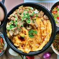 ตามสั่ง-ไข่ข้น-กระเพราพริกแห้ง คลองถนน by momtoey 91