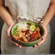 ปื้นเมืองลำปาง อาหารเหนือ    (ขนมจีนน้ำเงียว ข้าวซอยไก่ ไส้อั่ว ) แจ้งวัฒนะปากเกร็ด41