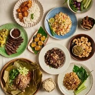 ปื้นเมืองลำปาง อาหารเหนือ    (ขนมจีนน้ำเงียว ข้าวซอยไก่ ไส้อั่ว ) แจ้งวัฒนะปากเกร็ด41