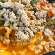 ตามสั่ง-ไข่ข้น-กระเพราพริกแห้ง คลองถนน by momtoey 91