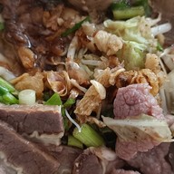 ก๋วยเตี๋ยวเจ้นางหน้าวัด[ไทลื้อ]