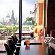 บรรยากาศ sala rattanakosin eatery and bar