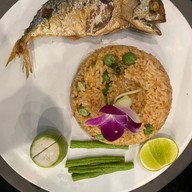 เมนูของร้าน ครัว เกาะใหญ่ by พริกไทยสด กรุงเทพกรีฑา