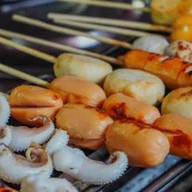 ปิ้งย่างเตาถ่านน้ำจิ้มรสเด็ดเผ็ดผัวหลง ลูกชิ้นปิ้ง บาบีคิว สาขาหน้าตลาตศูนย์การค้าหนองแขม