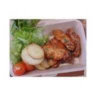 ThongPrapai Homemade Eatery Food Truck  ถนนนิมมานเหมินทร์