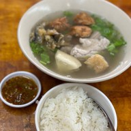 เมนูของร้าน สมองหมูไทยทำ แพร่งภูธร
