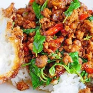 หมูกรอบ-ใบกะเพรา บ้านสวน ซอย 9