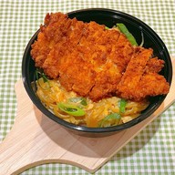 ทงคัตสึ ยัมมี่ (Tonkatsu Yummy)😋 เริ่มต้น 89 ฿ ข้าวหมูทอดแกงกะหรี่และซอสราดไข่สไตล์ญี่ปุ่น
