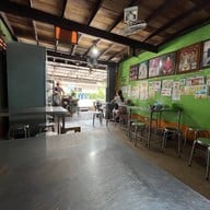 ร้านก๋วยเตี๋ยวหมูจ๊ะจ๋า