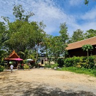 บ้านไม้เรือนเดิม ริมคลองบางเหรียง