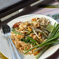 เมนูของร้าน ข้าวแช่คุณแดง เกาะเกร็ด