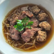 เมนูของร้าน ก๋วยเตี๋ยว อ อ้วน