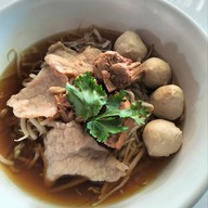 เมนูของร้าน ก๋วยเตี๋ยว อ อ้วน