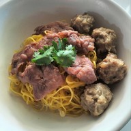 เมนูของร้าน ก๋วยเตี๋ยว อ อ้วน