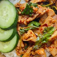 ครัวกะเพรารสเด็ดพริกเเห้ง ข้าวไข่ข้น บางรักใหญ่ 1