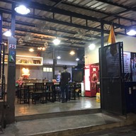 ร้านแกงหอยขม (พันล้าน) บ้านหม้อ