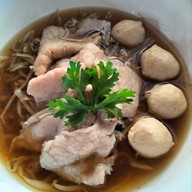 เมนูของร้าน ก๋วยเตี๋ยว อ อ้วน