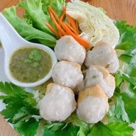 ศุภลักษณ์ ลูกชิ้นปลาเยาวราชแท้ 100% อาคารเรือนแถว