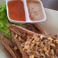 ร้านก๋วยเตี๋ยวเป็ดริมคลอง อ่างทอง