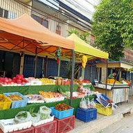 ผลไม้สด " จ่าภาส " หน้ากองบิน4