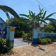 Blue house Cafe and Bistro