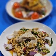 ดาวลูกไก่ยำแซ่บ บางแสน