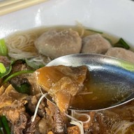 เมนูของร้าน ลูกชิ้นเนื้อนายชัย