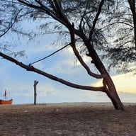 หาดจอมพล