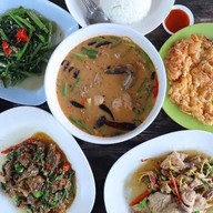 หัวปลาต้มยำนายพล -